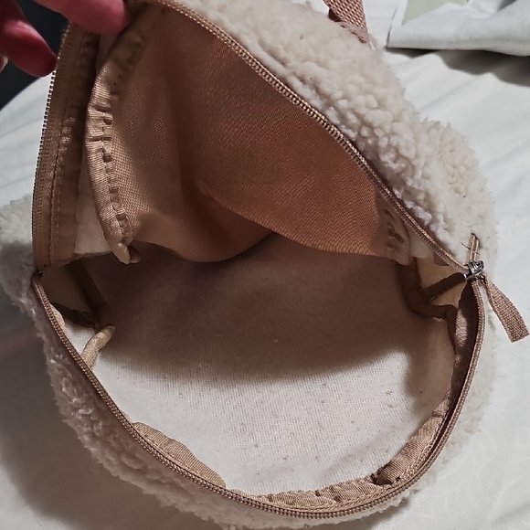 DSW Cream Sherpa Backpack with Tan Base - Picture 4 of 5